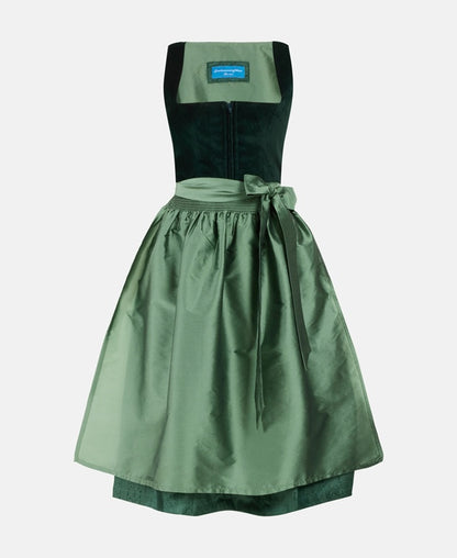 Dirndl mit Schürze