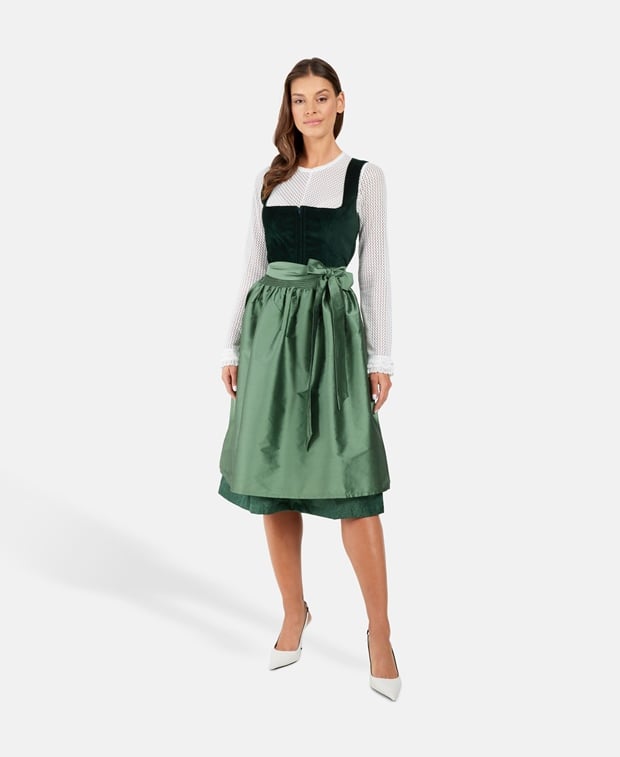 Dirndl mit Schürze