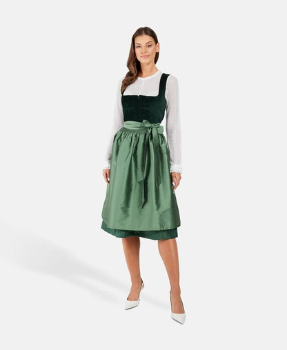 Dirndl mit Schürze