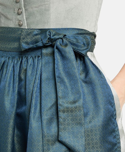 Dirndl mit Schürze