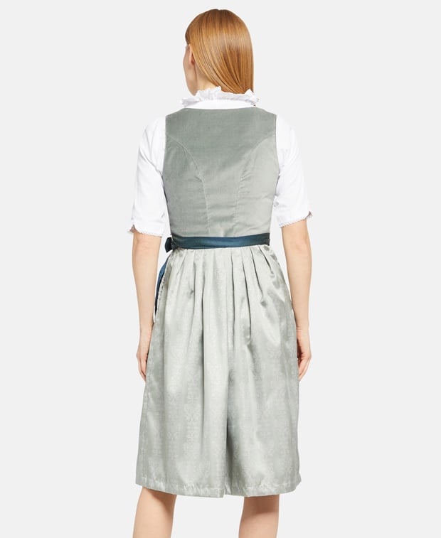 Dirndl mit Schürze