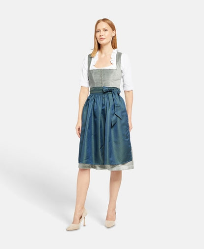 Dirndl mit Schürze