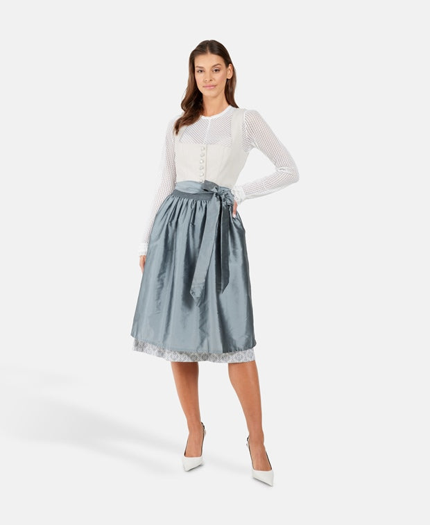 Dirndl mit Schürze