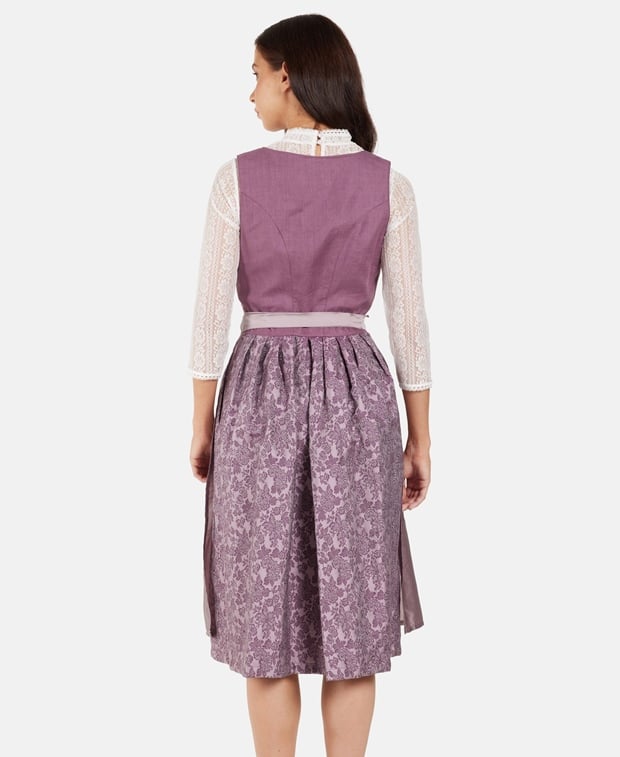 Dirndl mit Schürze