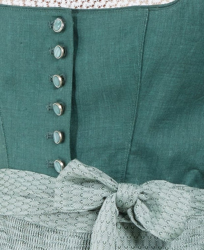 Dirndl mit Schürze