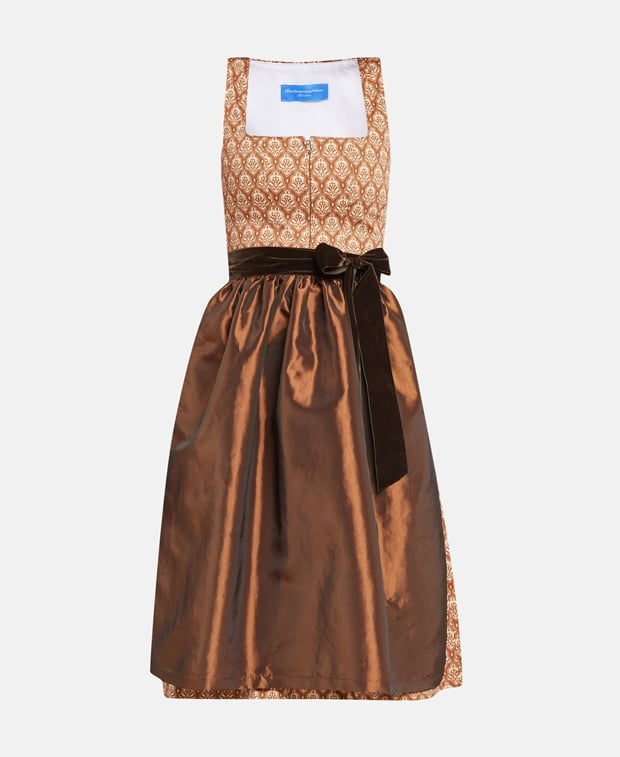 Dirndl mit Schürze