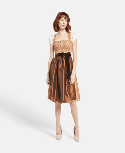 Dirndl mit Schürze