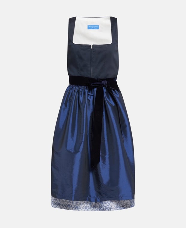 Dirndl mit Schürze