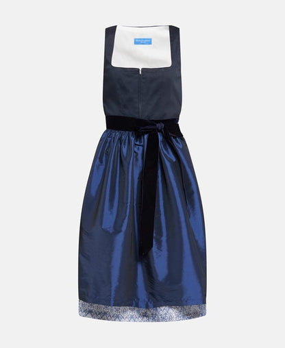 Dirndl mit Schürze