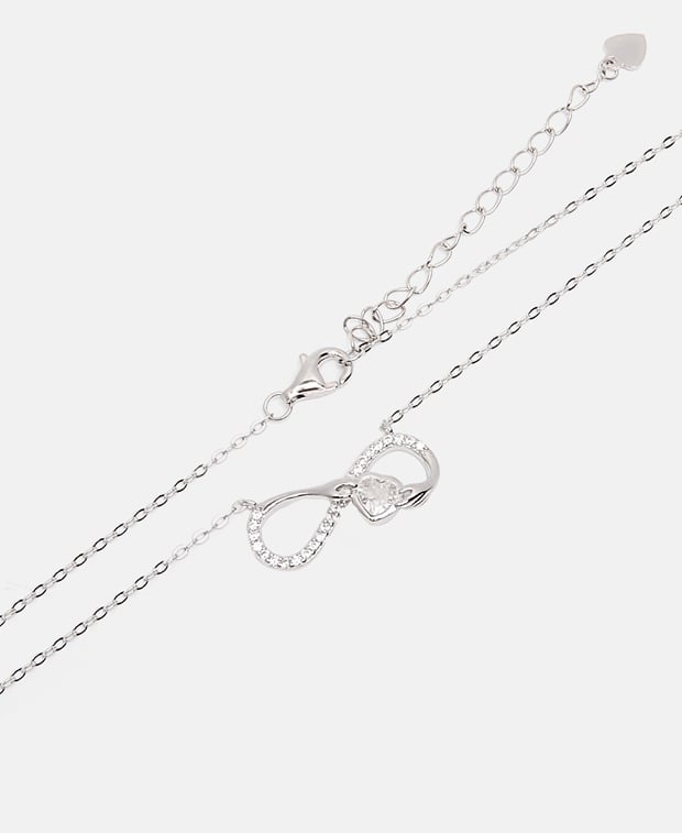 Halskette mit Anhänger