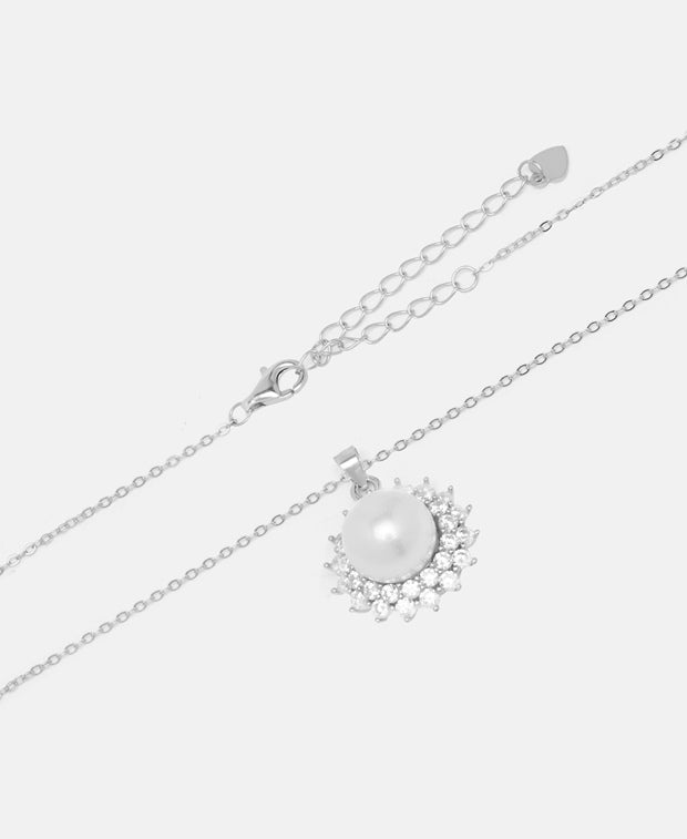 Halskette mit Anhänger