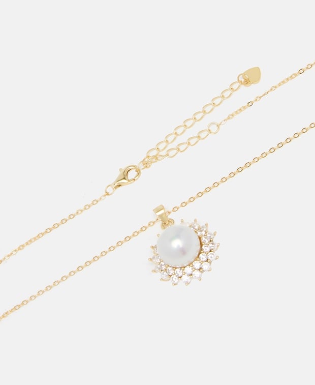 Halskette mit Anhänger