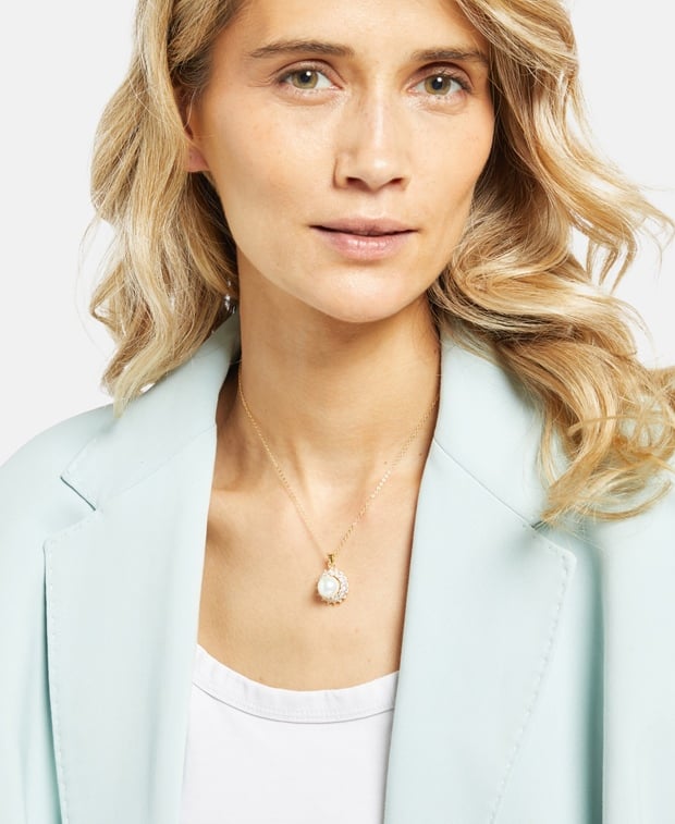 Halskette mit Anhänger