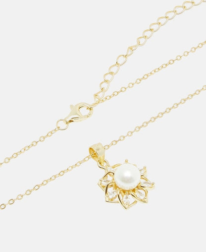 Halskette mit Diamantanhänger