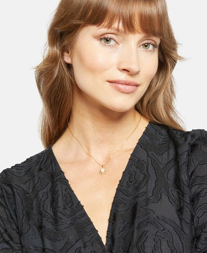 Halskette mit Diamantanhänger