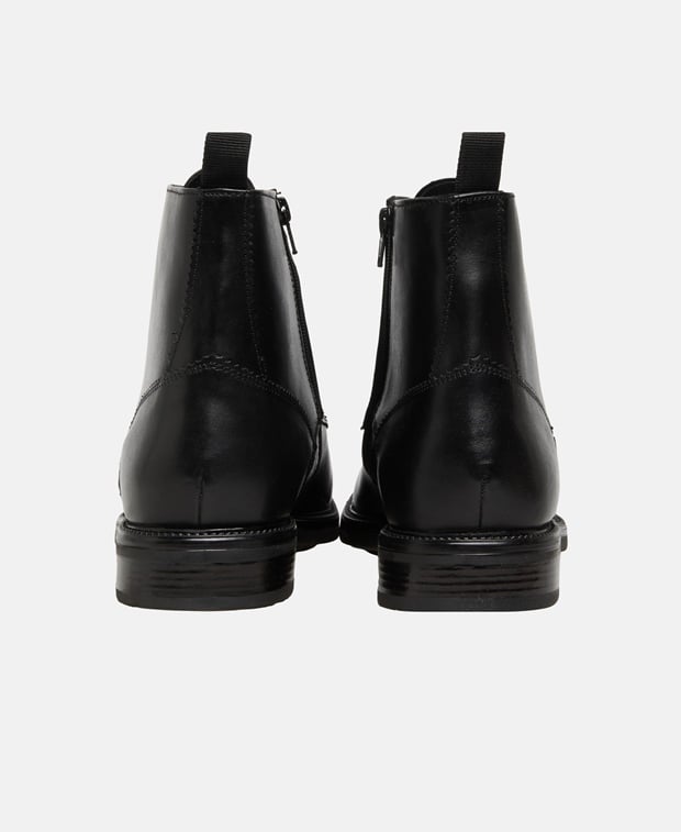 Schnürstiefeletten