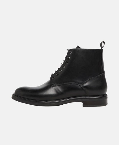 Schnürstiefeletten