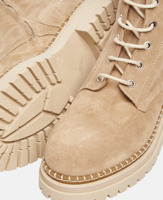 Schnürstiefeletten