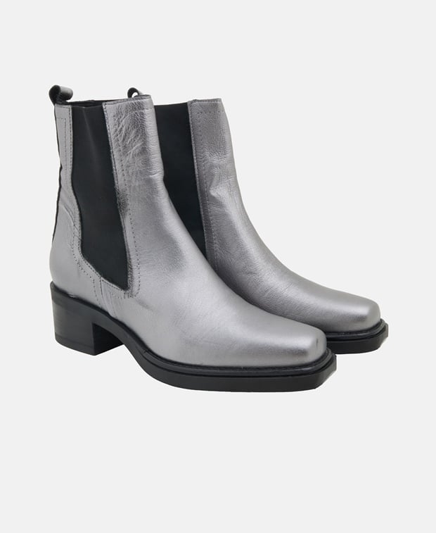 Chelsea Boots