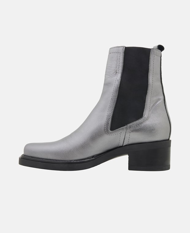 Chelsea Boots