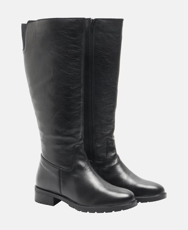 Wadenhohe Stiefel