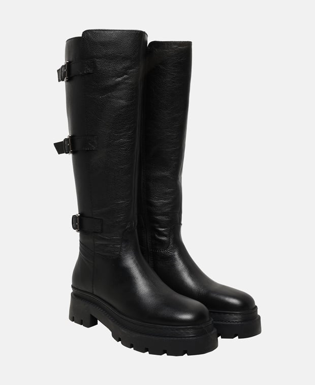 Wadenhohe Stiefel