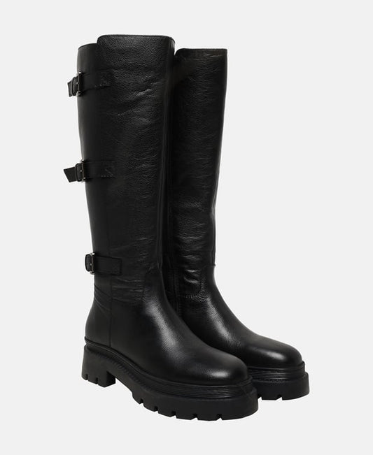 Wadenhohe Stiefel