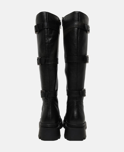 Wadenhohe Stiefel