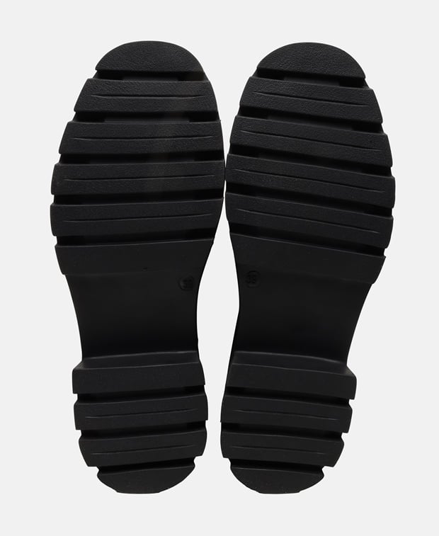 Wadenhohe Stiefel