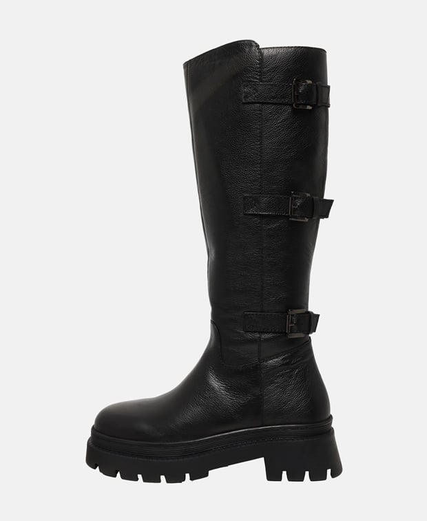 Wadenhohe Stiefel