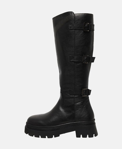 Wadenhohe Stiefel
