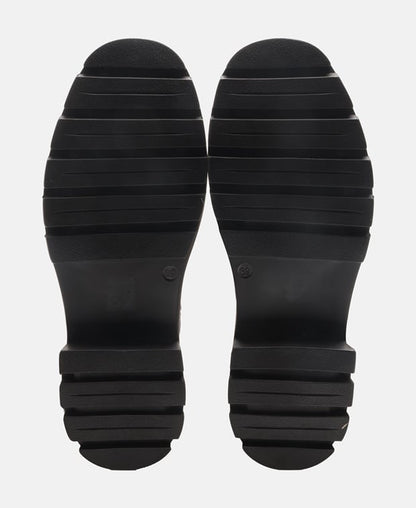 Wadenhohe Stiefel