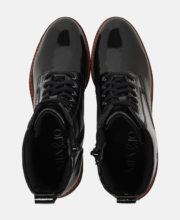 Schnürstiefeletten