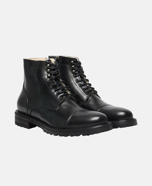 Schnürstiefeletten