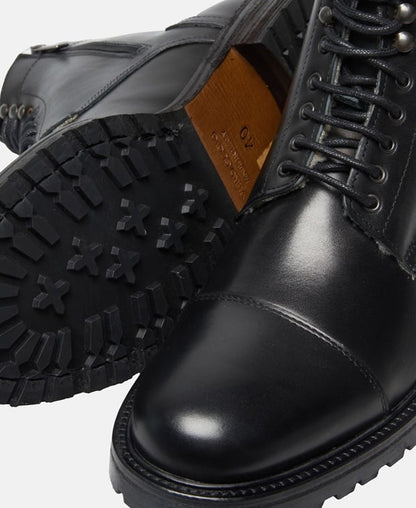 Schnürstiefeletten