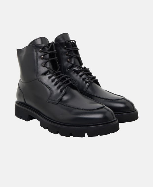 Schnürstiefeletten