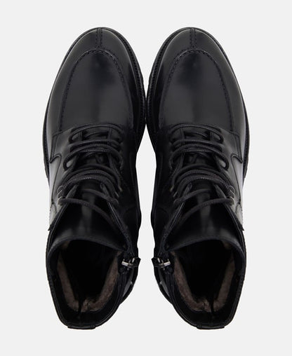 Schnürstiefeletten