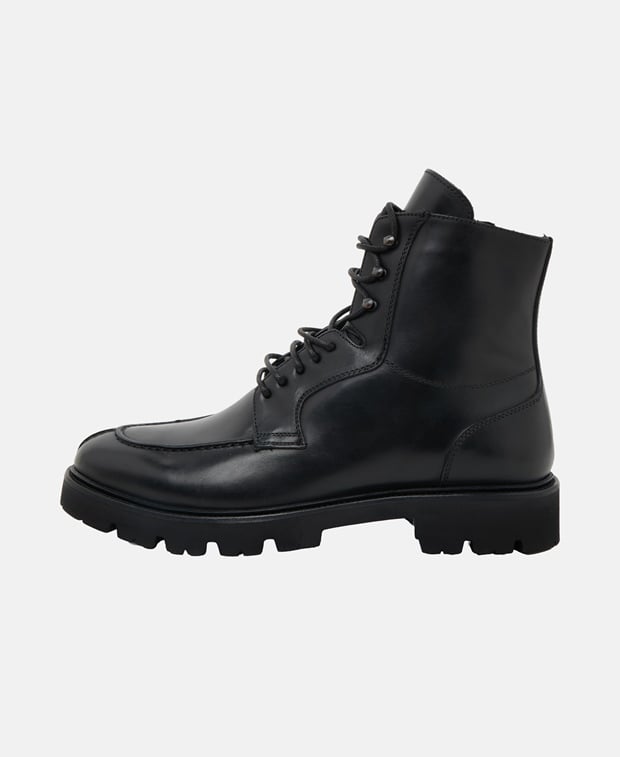 Schnürstiefeletten