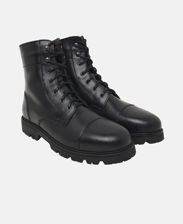 Schnürstiefeletten