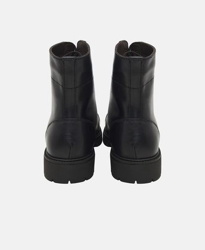 Schnürstiefeletten
