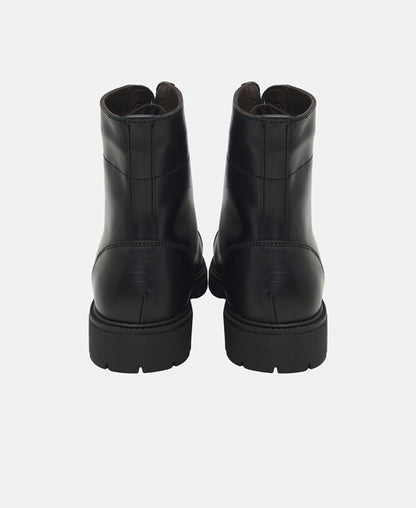 Schnürstiefeletten