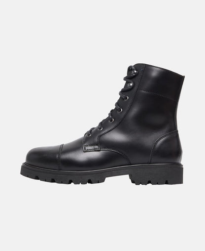 Schnürstiefeletten