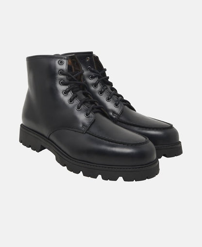 Schnürstiefeletten