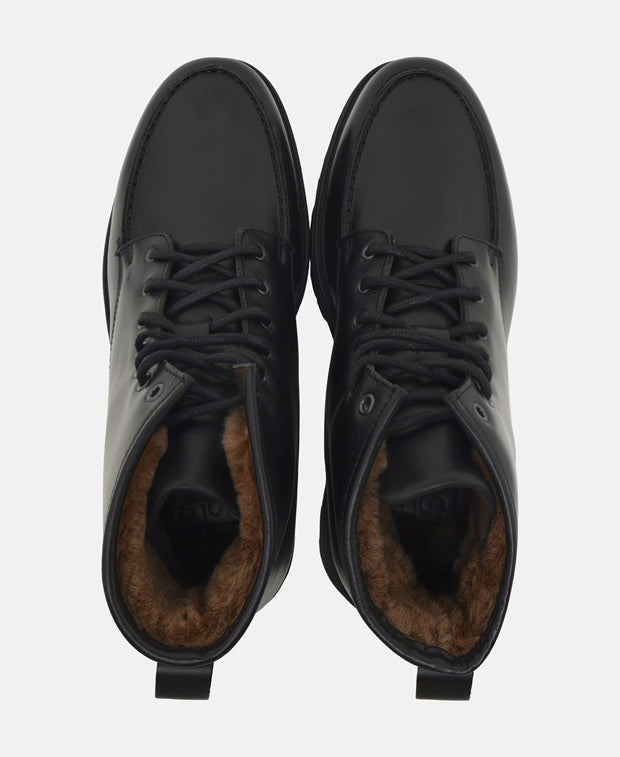 Schnürstiefeletten