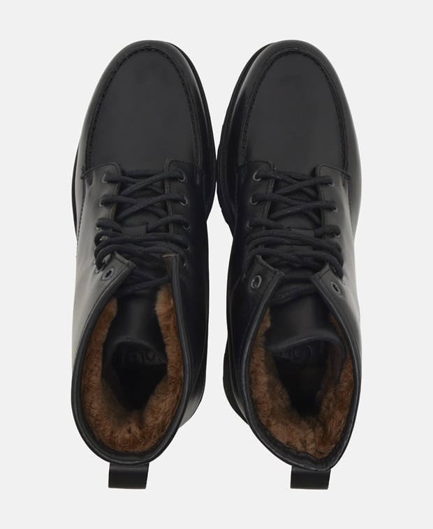 Schnürstiefeletten