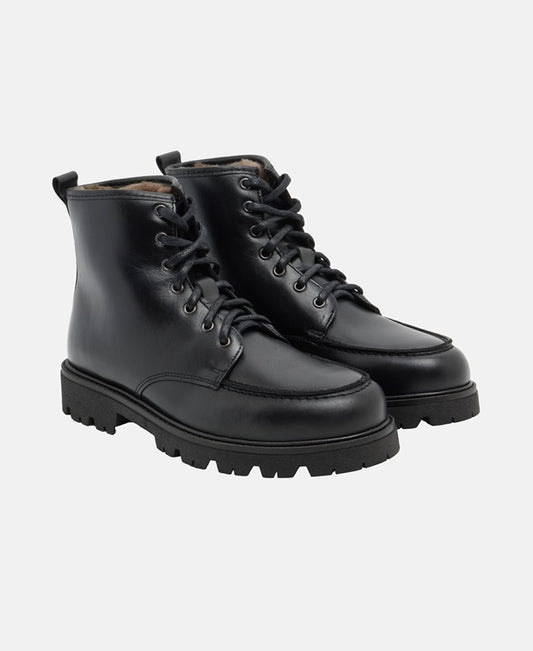 Schnürstiefeletten
