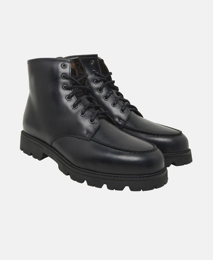 Schnürstiefeletten