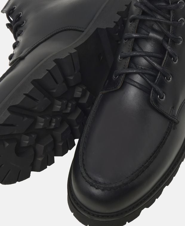 Schnürstiefeletten
