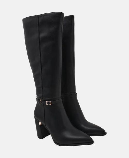 Wadenhohe Stiefel