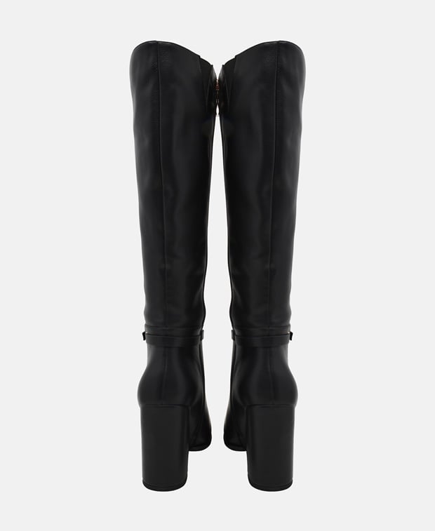 Wadenhohe Stiefel